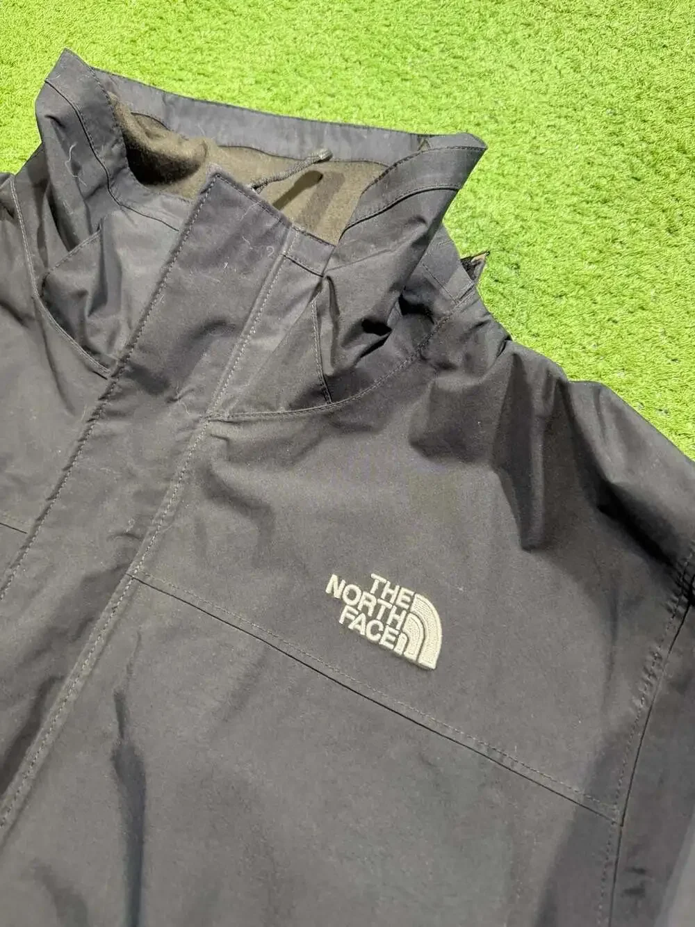 The North Face HyVent Black Waterproof Rain Jacket Men's Size Large